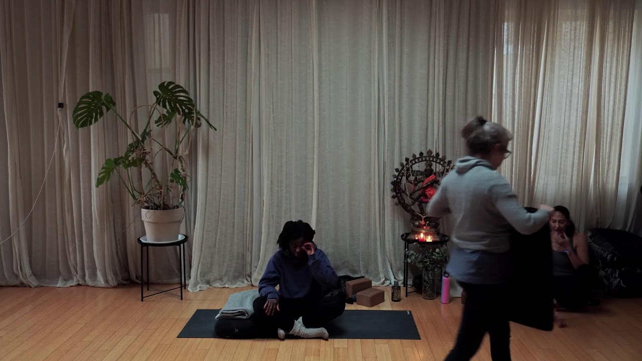 Three Queens Yoga Classes Live