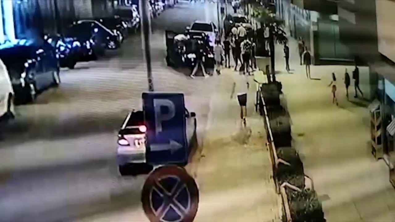 Ora News - Momenti i ekzekutimit të Hekuran Billës, aksident zinxhir pas breshërisë së plumbave