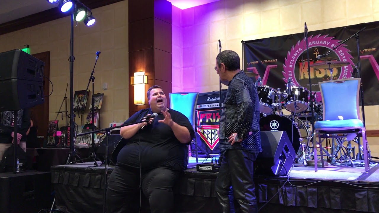 Is a full Vinnie Vincent Invasion Reunion possible? with Robert Fleischman at Atlanta KISS Expo