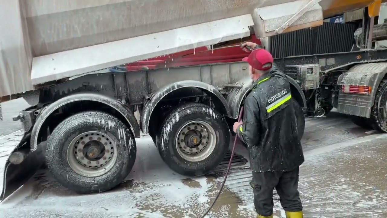 #mercedes #asmr #automobile #smartphone #trucking #trucker #challenger 