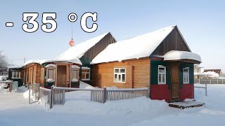 How does a Tatar family live in the Russian cold in a village in winter?