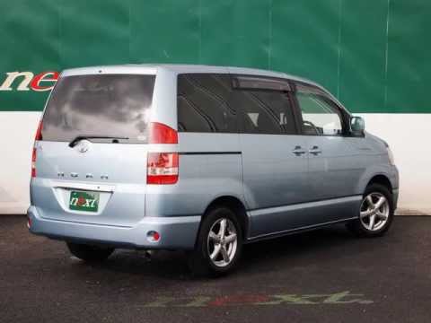 Toyota noah azr60