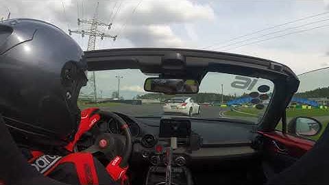 Sequential MX-5 vs Nissan 350Z