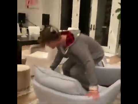 هكذا يقضي جاستن بيبر وقته بالحجر المنزلي مع زوجته هايلي بالدوين  