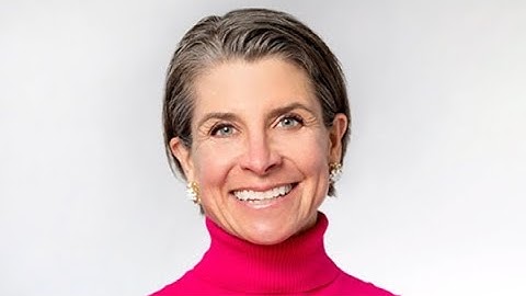 Dean Kirsten Martin Welcomes Participants to the "Effective AI Oversight for Directors" Program