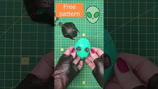 Free pattern. Free pattern. Alien leather keychain