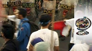 Indonesia's Bankruptcy Leads To Chaos (2001)
