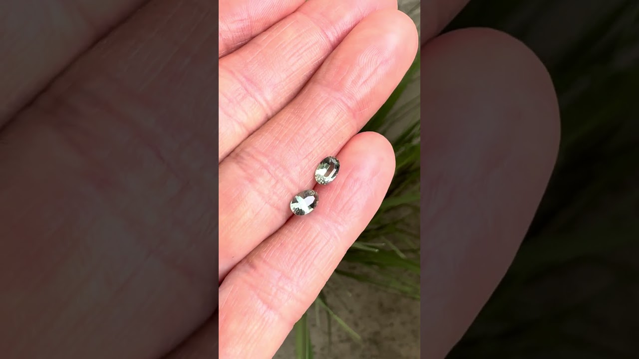 22464-oregon-sunstone-pair-0.70-ct-oval-ravenstein