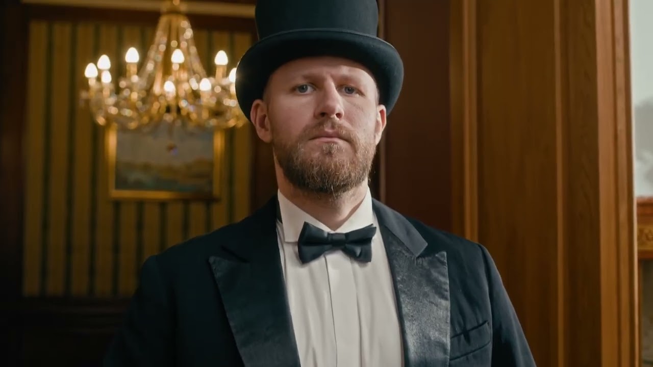 Він збудував фальшивий замок, щоб обдурити весь світ... Тепер стоїть покинутим