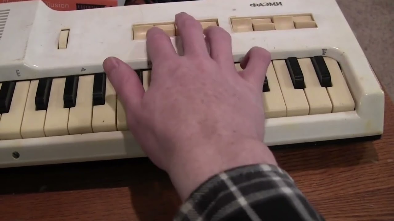 This old Soviet synth is tired of life (FAEMI)