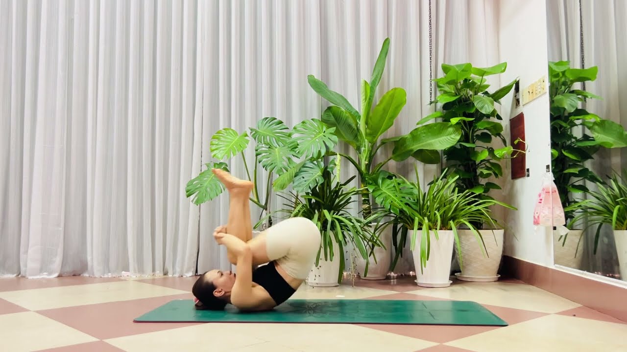 01 мин. Утренняя йога и пилатес — ГЛУБОКАЯ РАСТЯЖКА — Йогалатес Челлендж
