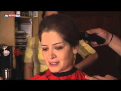 سوزان سكاف تحلق شعرها بالشفرة