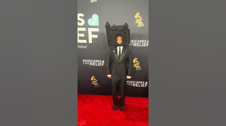Jaden Smith and Willow Smith arrive to the 2025 #GRAMMYs red carpet #entertainthis