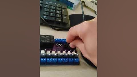 Programming PIC Microcontroller 🎯 #microcontroller #electronics #electronic #electronics_hobbyy #diy