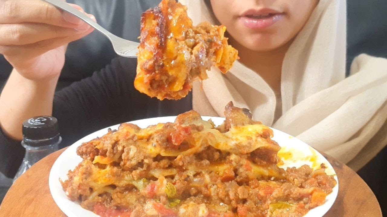ASMR Eating Lasagne |Lasagne Mukbang | No Talking |Muni Eats ASMR