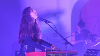 Julia Holter - &#39;Horns Surrounding Me&#39; live at Le Guess Who? 2015