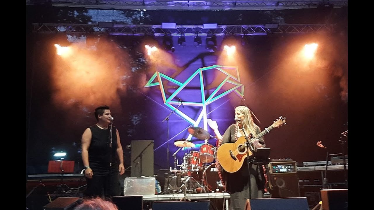 Die Palästinensische Sängerin  Meera Eilabouni und die israelische  Sängerin Yael Deckelbaum