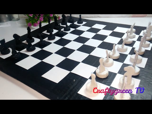 Ajedrez reciclado botella  Chess board, Diy chess set, Chess