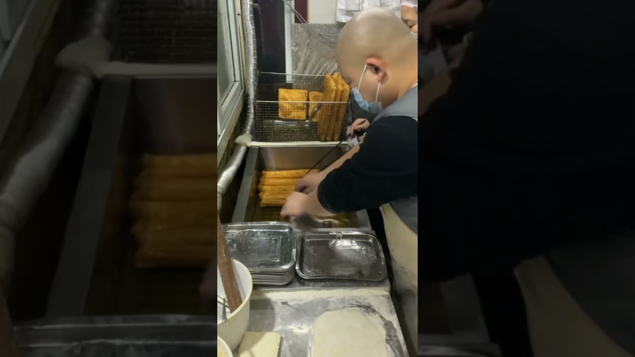 Hot Fried Youtiao & Fried Cakes
