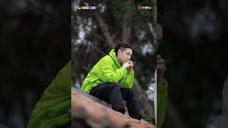 噔噔噔!蘑菇屋一家人的pose来咯,葵花籽们在用什么姿势一起看节目呀?