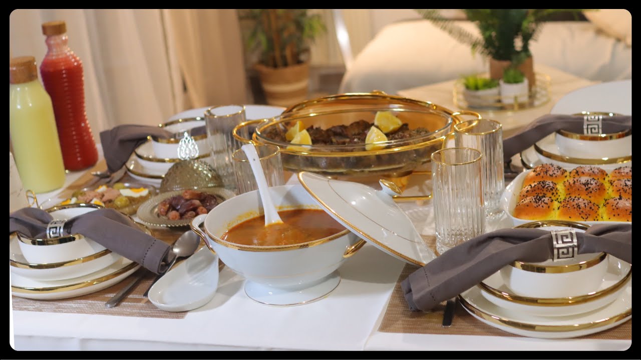 طاولة اول يوم برمضان عملتلكم عشاء كامل من الاول للاخر مع طريقة تقديم الطاولة . رمضان كريم