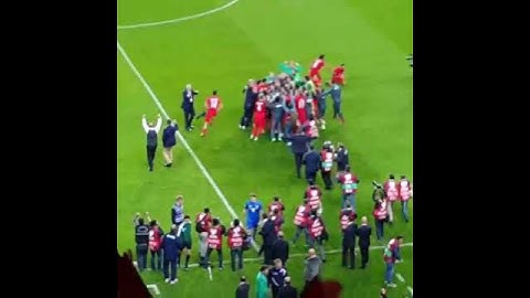 TÜRKİYE - İZLANDA ( Maç sonu beklerken trübün çekim )