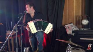 David Kasmareck au bandonéon pour un Tango magique. Au Moulin de la Chapelle à Messey-sur-Grone