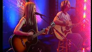 Avril Lavigne - Don't Tell Me live @ Today Show Weekend [05-23-2004] [HQ] Resimi