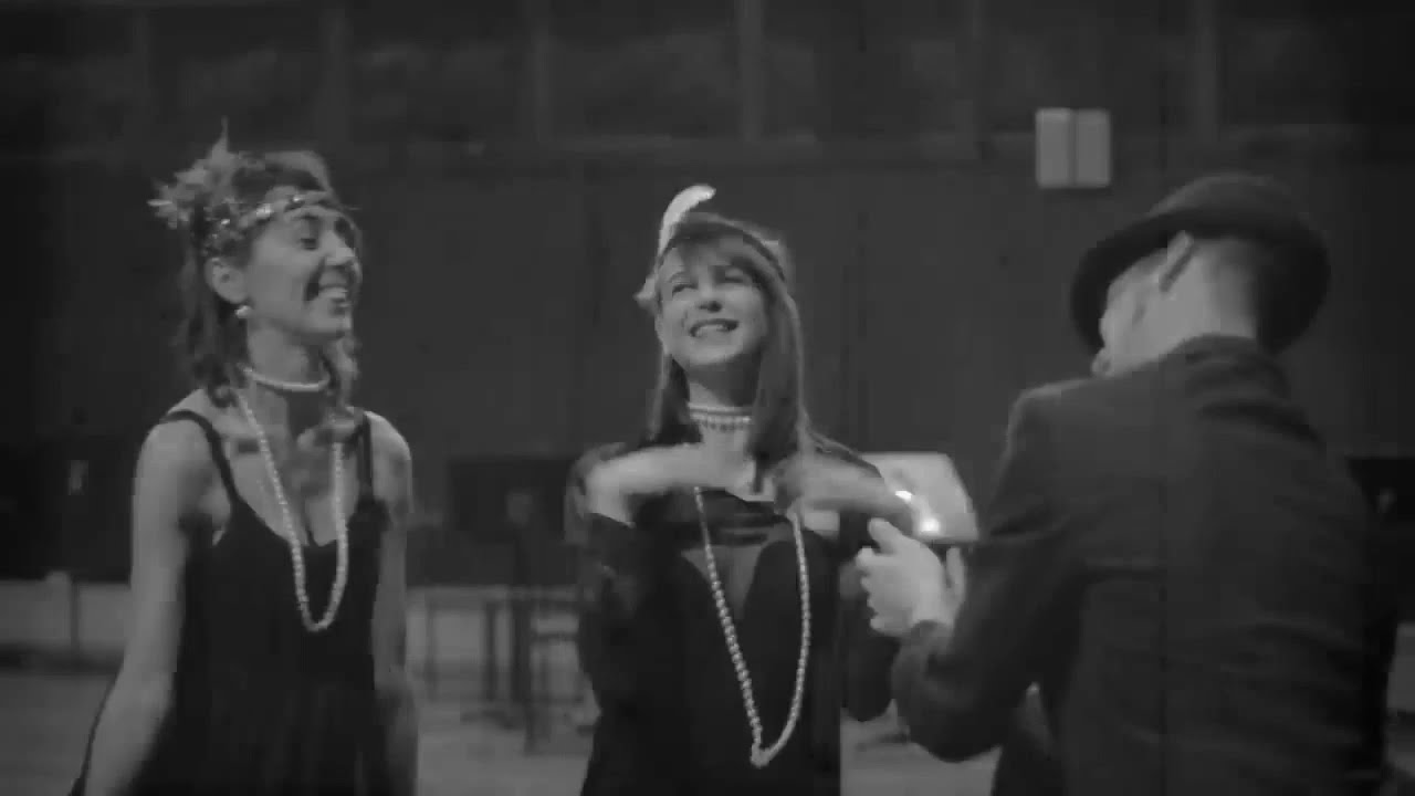 The charleston is a dance 1920s//Танец Чарльстон - YouTube