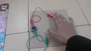 Membina litar elektrik lengkap