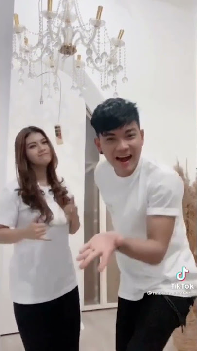 TRI SUAKA & NABILA MAHARANI JOGET KOPLO GEMES