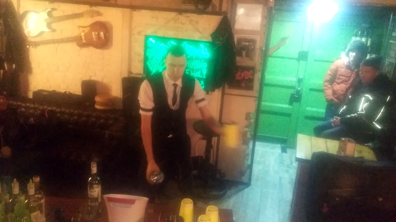 Мастер класс от супер бармена))) НАШБАР)) душевная обстановка)) родные лица)) - YouTube