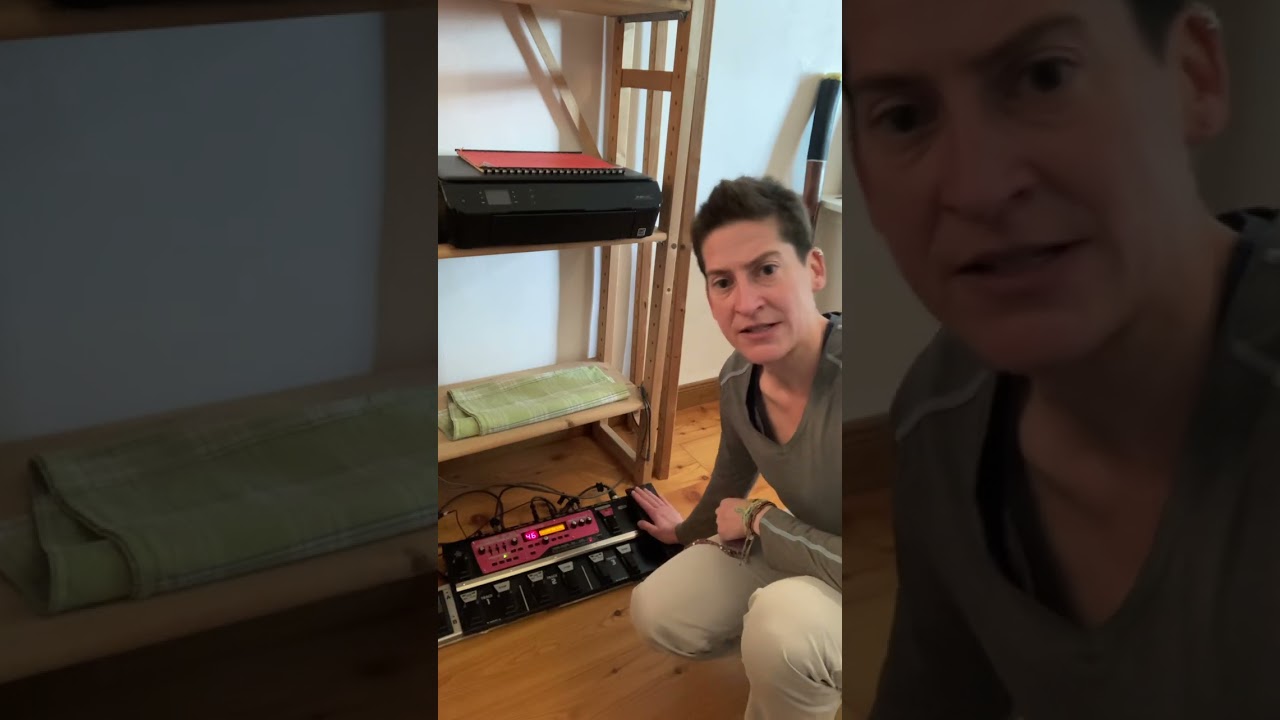 Short intro to Boss RC 300 looper pedal 