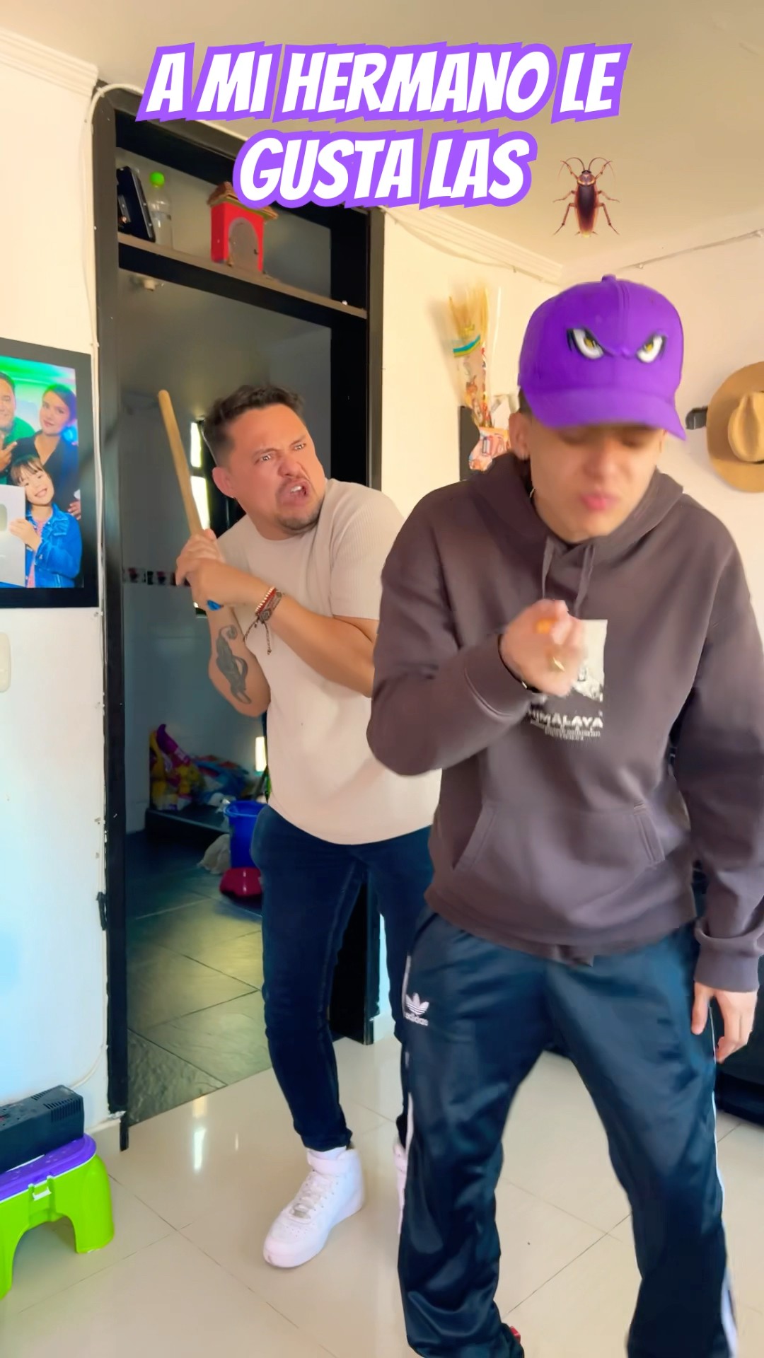 Mi hermano se COMIÓ una CUCARACHA ???#humor #cosasdefamilia #comedia #shortviral