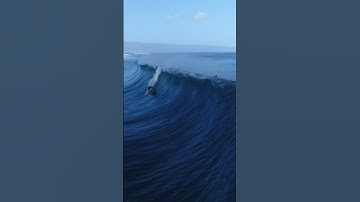 Anthony Walsh Huge Spitter at Pipeline #short #wavesoftheworld