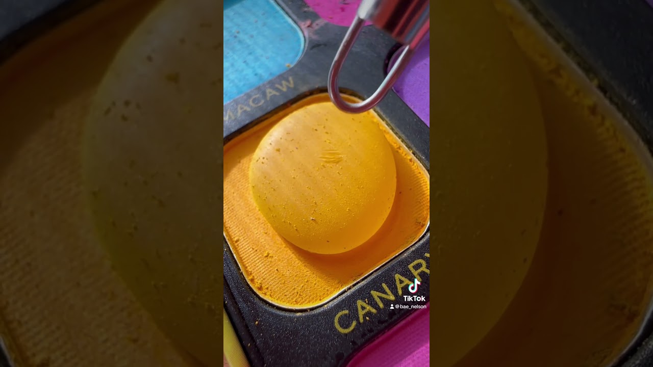 I found these droplets on my makeup BUT WHY IS THE AUDIO SO LOUD😭