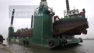 Schepen Over Land En Water Voor Het Uitdiepen Van Een Spaarbekken