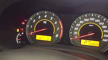 Como apagar luz de injeção Corolla?