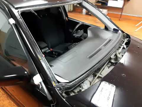 Установка лобового стекла на Mitsubishi Lancer 9