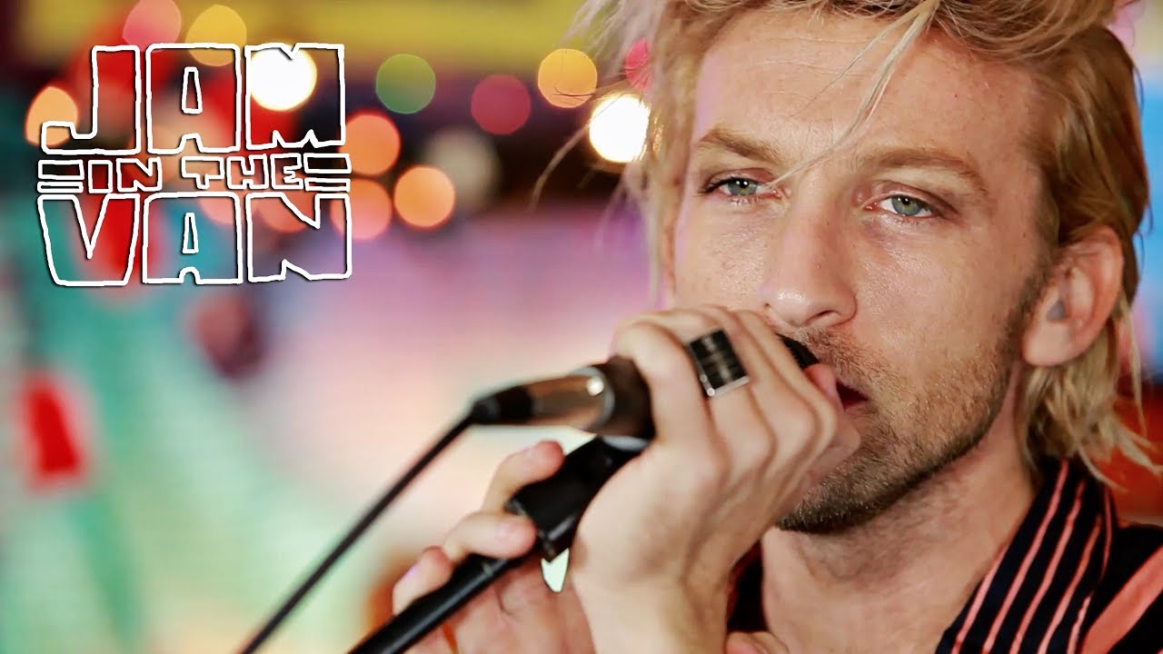 SWIMM - "1000 Lovers" (Live at JITV HQ in Los Angeles, CA 2017) 