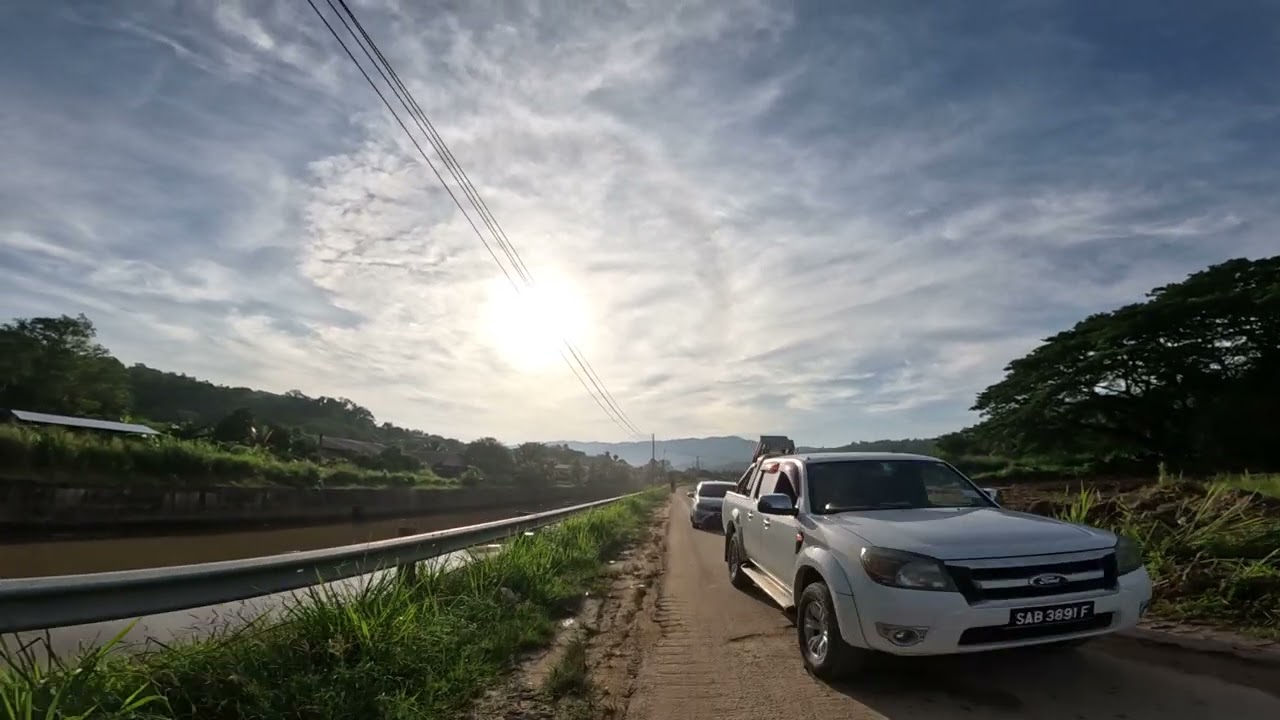 THE RIVER BEHIND THE HOTEL (KAMPUNG SINULIHAN, INANAM)