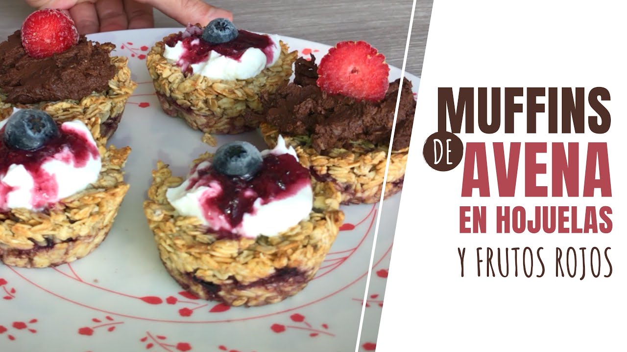 🧁 Muffins de AVENA EN HOJUELAS con FRUTOS ROJOS 🍓 [SIN AZÚCAR] YouTube