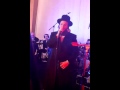 Shloime Daskal sings Ahallelo at a wedding