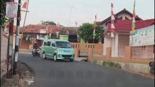Jalan jalan siang hari sangat menyenangkan