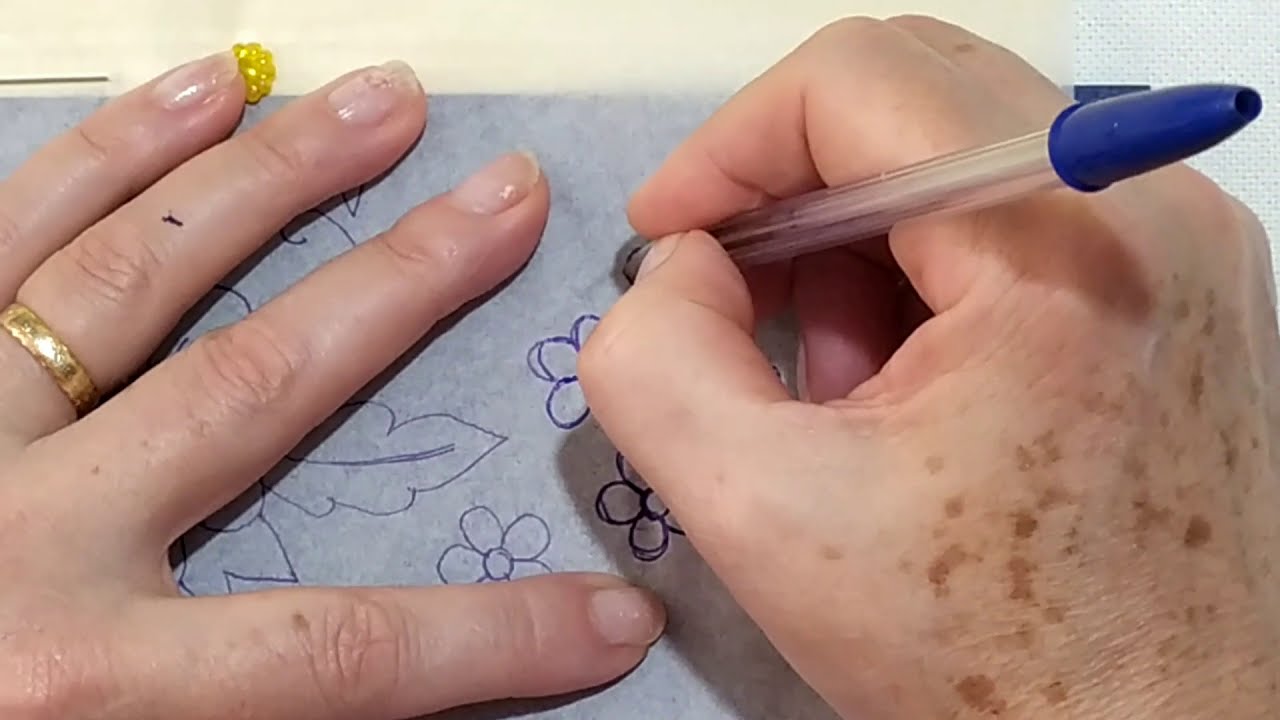 Tirar  Risco Com o Papel Carbono.