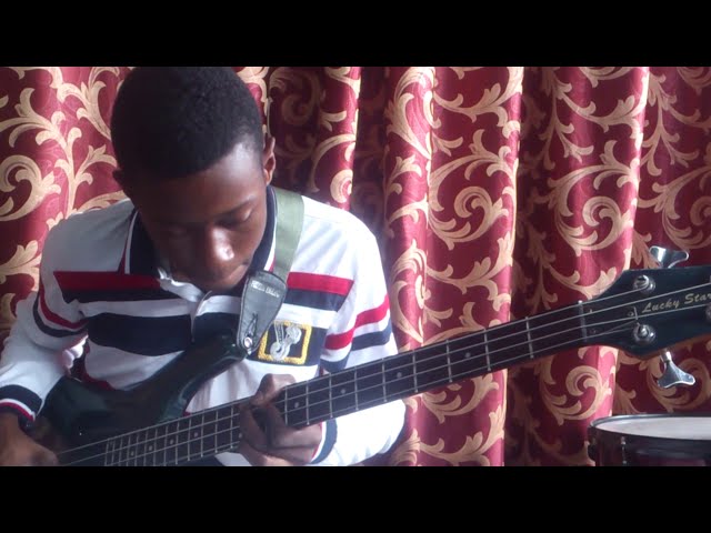 Moise Mbiye oza nzambe cover bass Gracide Biswese class=