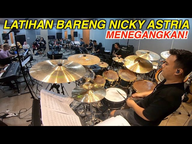 NICKY ASTRIA KEMBALI GELAR KONSER! SUASANA LATIHANNYA BIKIN TEGANG! class=