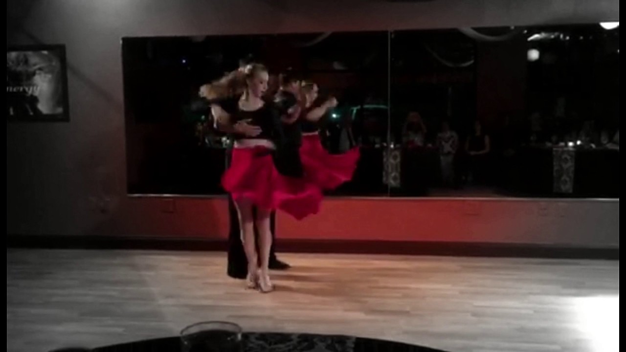 El Tango de Roxanne - Tango Show Dance Performance
