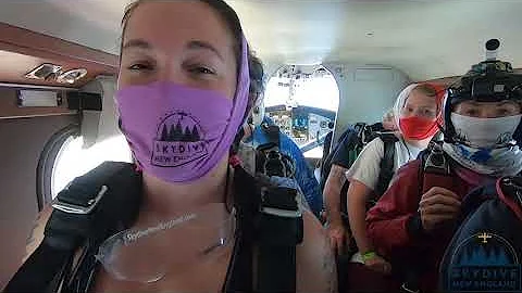 Alyssa Ellis bridal jump at Skydive New England 08...