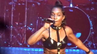 TLC - Unpretty [LIVE] at the Abbotsford Centre